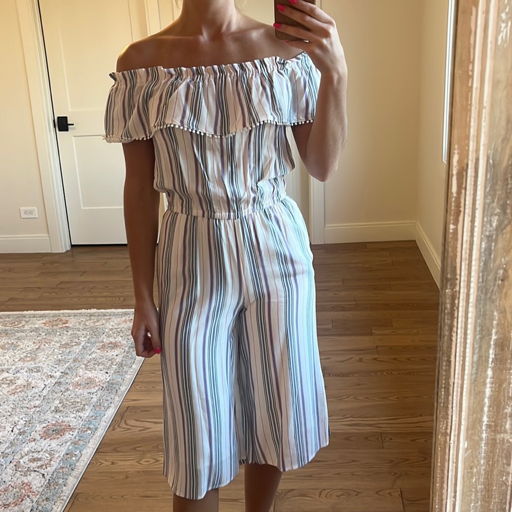 Devlin off the shoulder romper size XS